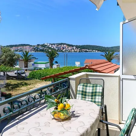 Apartments Vice Trogir Exterior photo